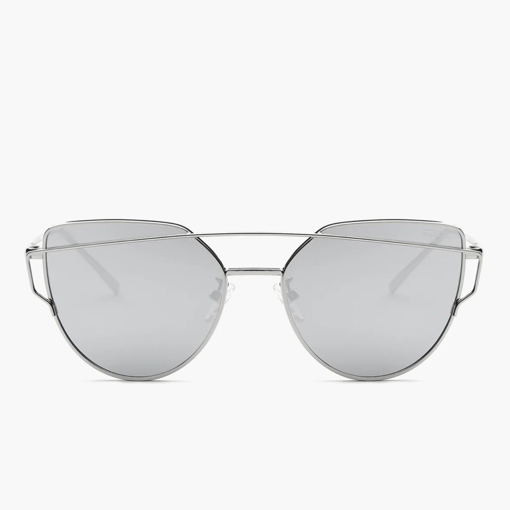 Chic Silver Frame Sunglasses